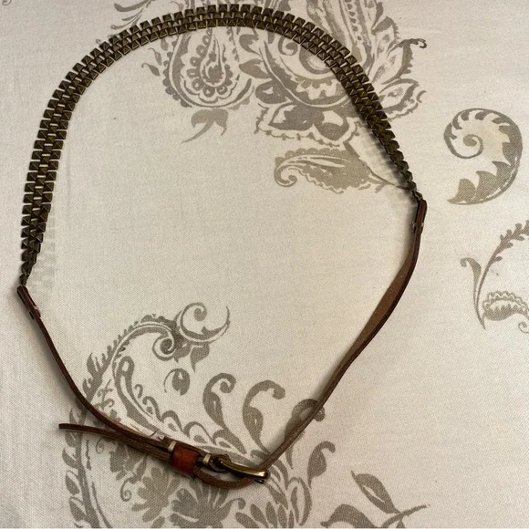 Fossil Hip Belt‎ Bohemian/Western
Leather Metal Linked Studded Chain - Picture 2 of 10